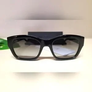 Salvatore Ferragamo | Accessories | Ferragamo New Black Lux  display picture 1